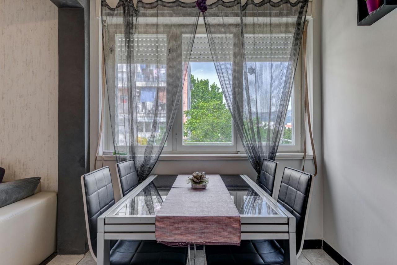 Cool Cozy Apartment スプリト エクステリア 写真